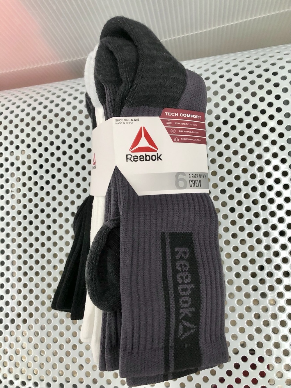 💙$15💙 NEW REEBOK Tech Comfort Crew Socks 6 Pack, shoe size 6 - 12.5 Men’s Unisex